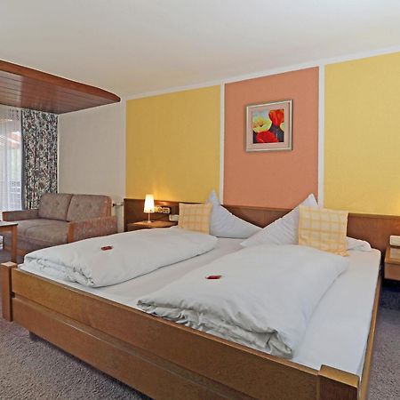 Landgasthof Zur Linde Heimbuchenthal Buitenkant foto