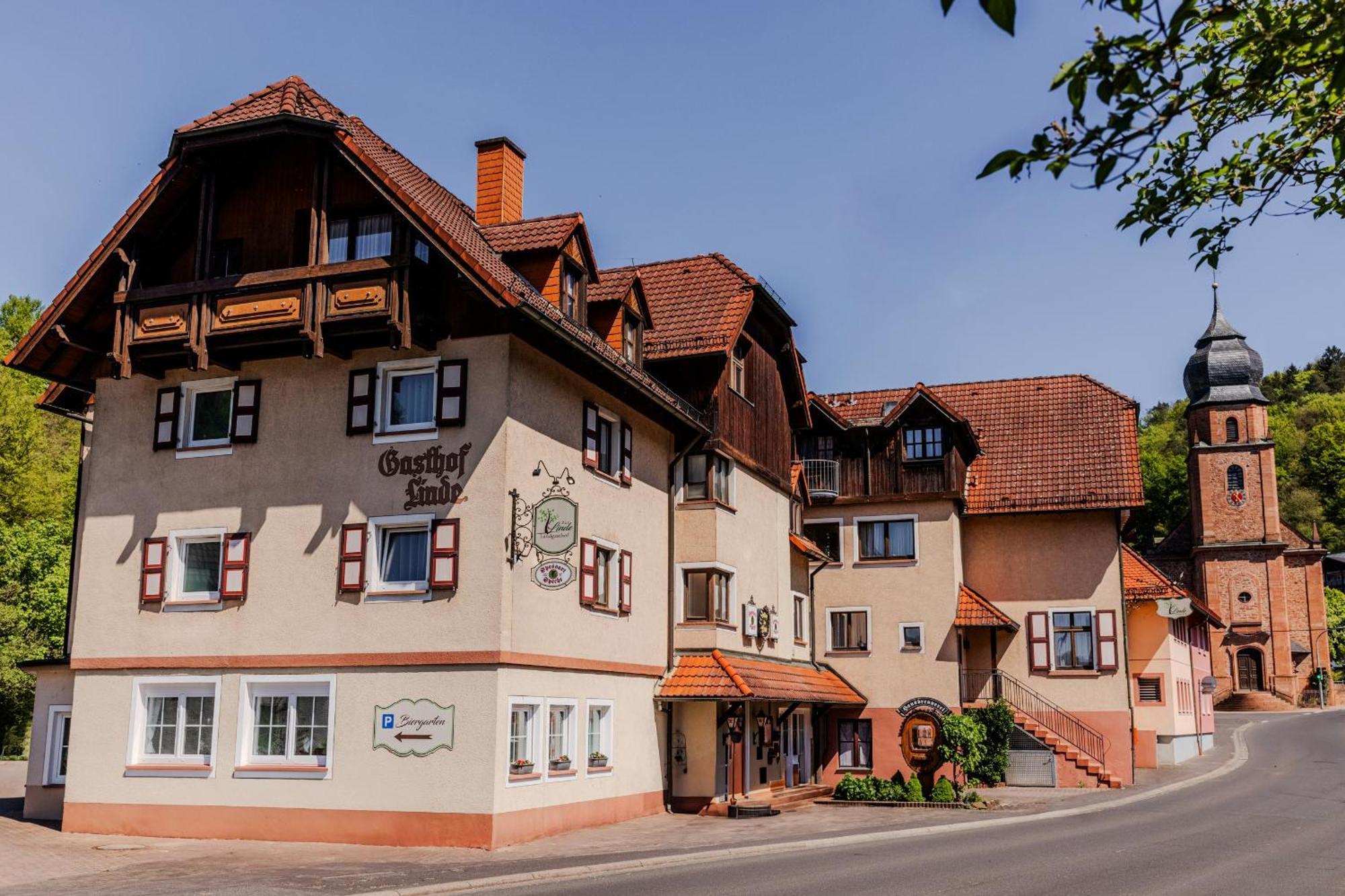 Landgasthof Zur Linde Heimbuchenthal Buitenkant foto