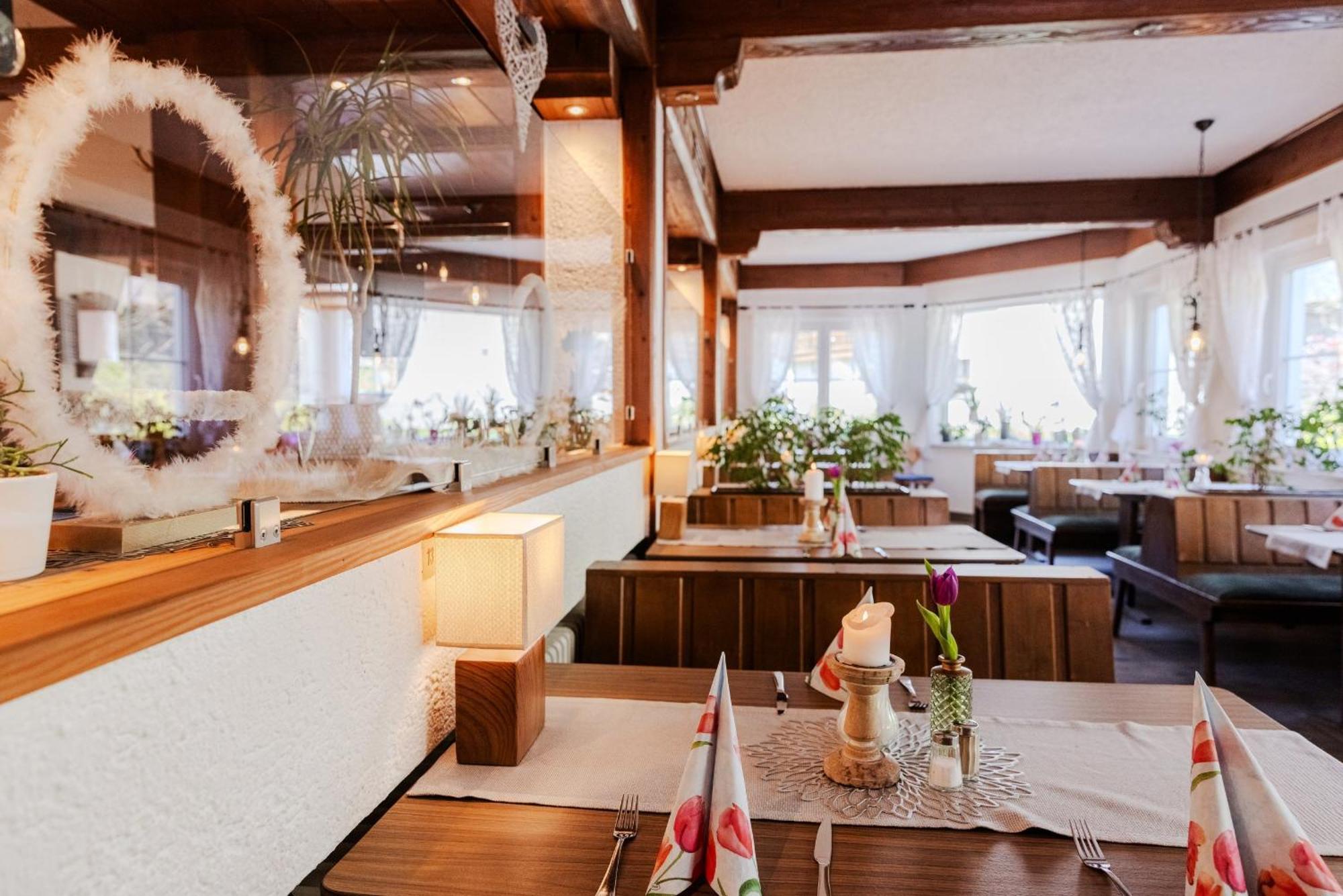 Landgasthof Zur Linde Heimbuchenthal Buitenkant foto