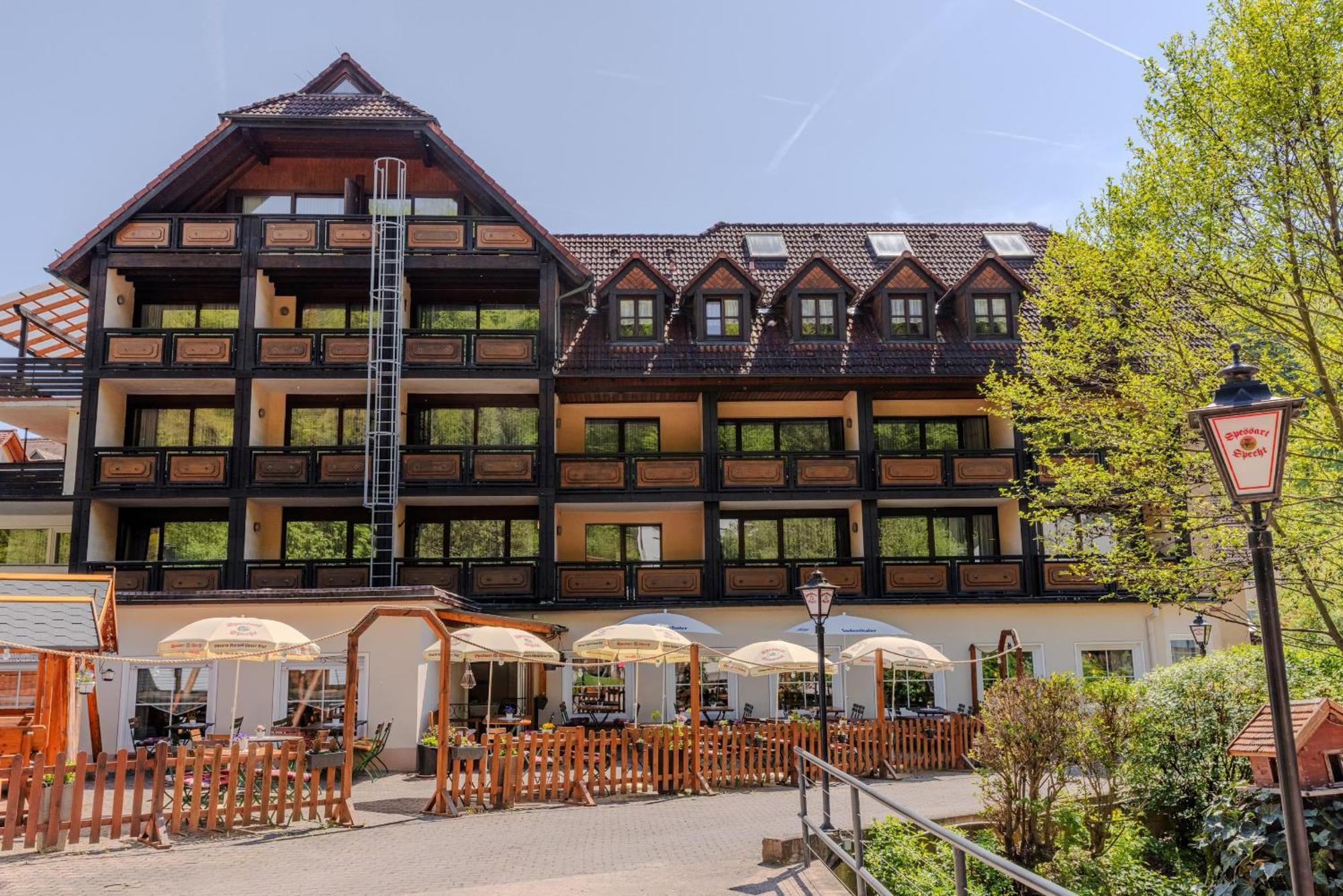 Landgasthof Zur Linde Heimbuchenthal Buitenkant foto