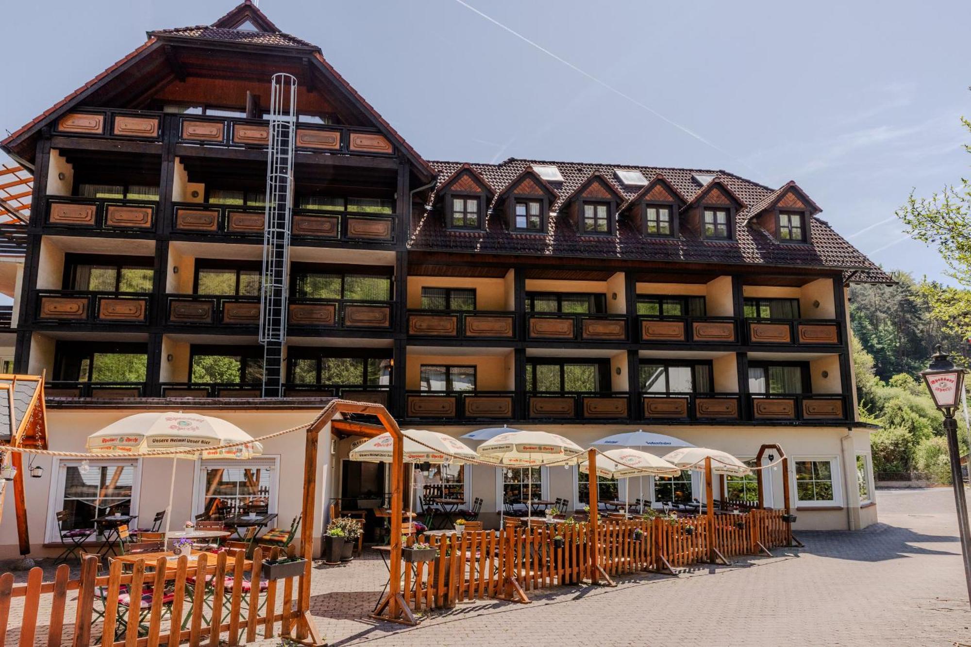 Landgasthof Zur Linde Heimbuchenthal Buitenkant foto