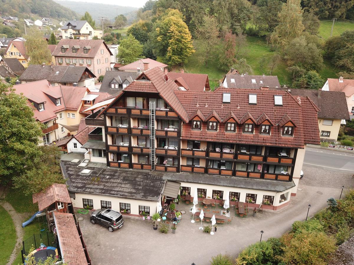 Landgasthof Zur Linde Hotel Heimbuchenthal Buitenkant foto